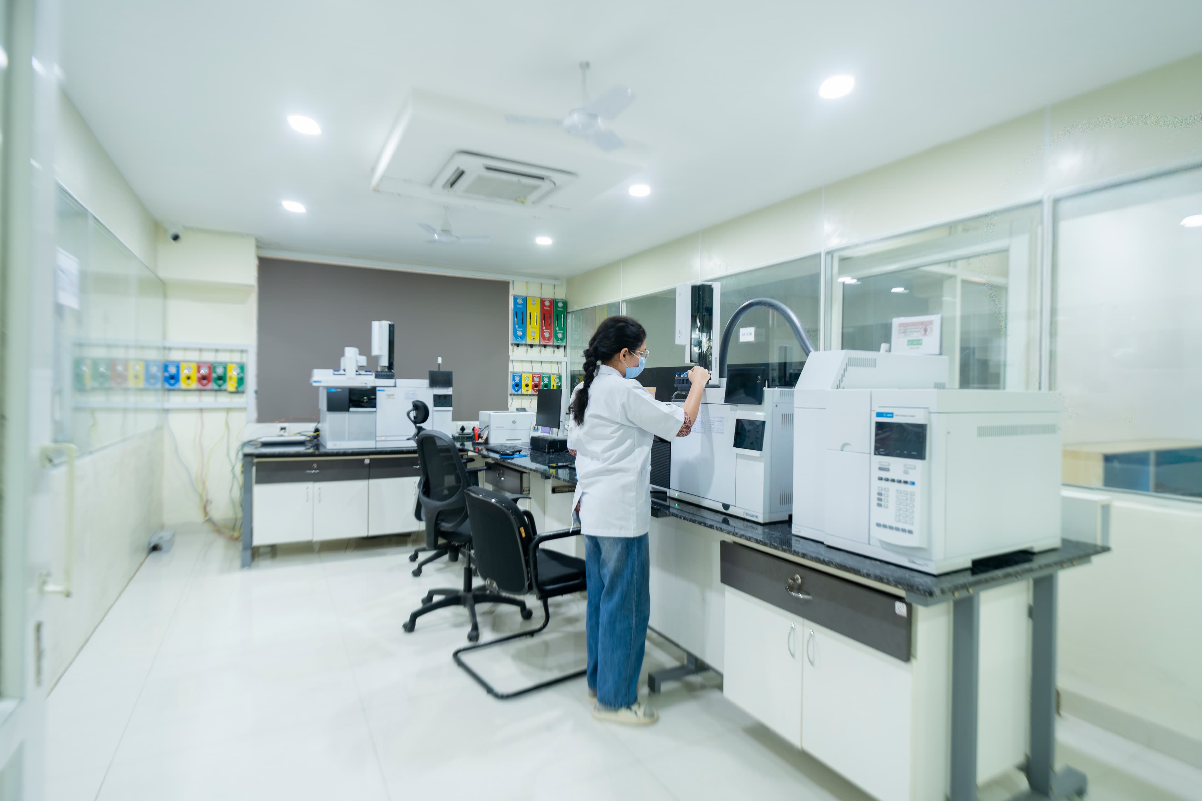 Acropolis Institute of Pharmaceutical Education & Research background